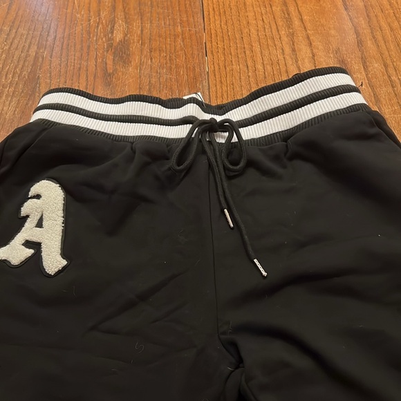 Akira Black Sweatpants With White Fuzzy Trim On Front & Back Size 1X - Picture 7 of 12